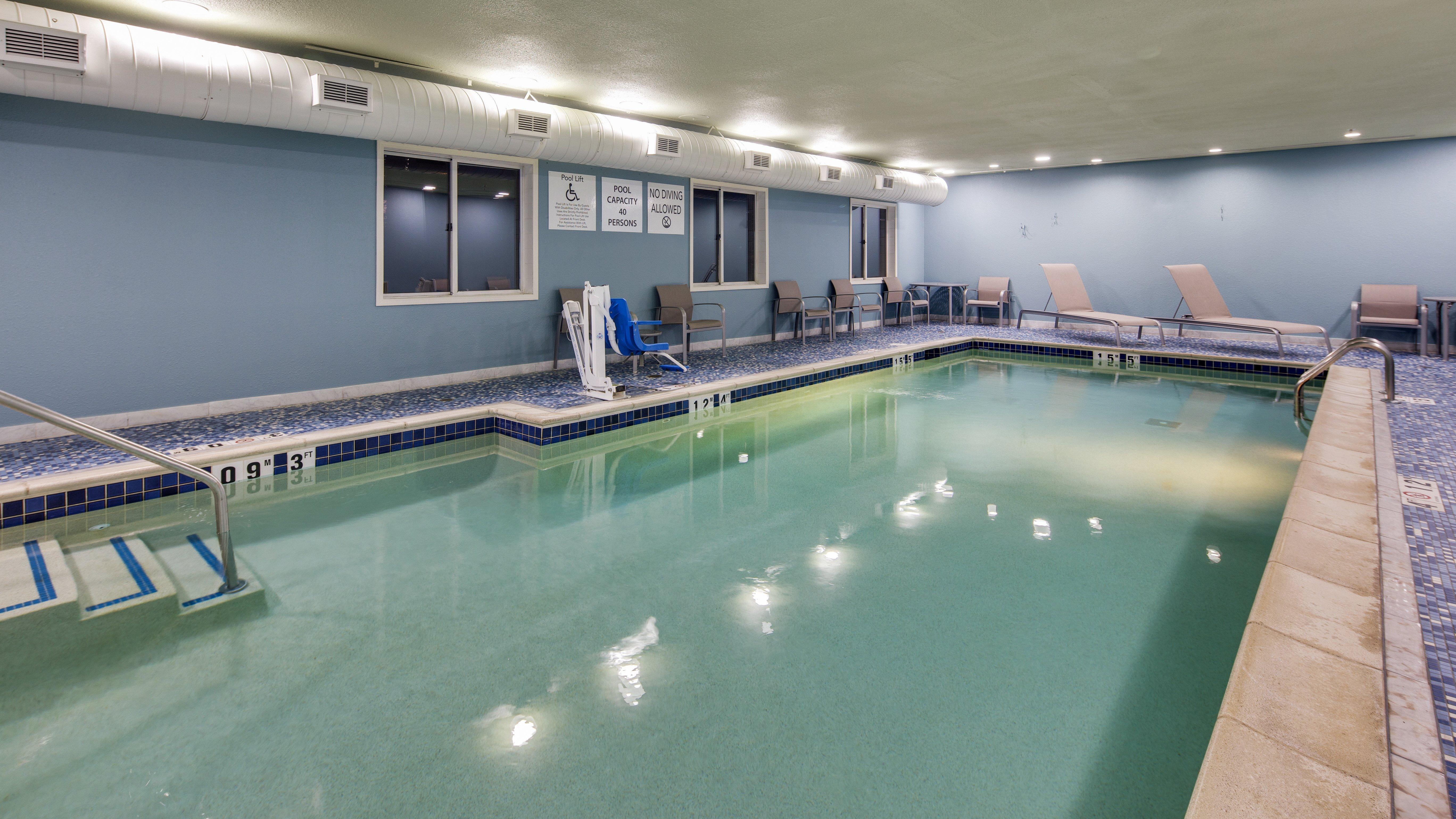 Holiday Inn Express & Suites Detroit - Farmington Hills By Ihg Northville Dış mekan fotoğraf