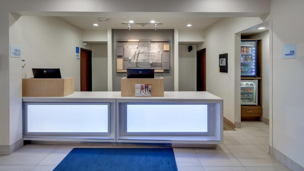 Holiday Inn Express & Suites Detroit - Farmington Hills By Ihg Northville Dış mekan fotoğraf