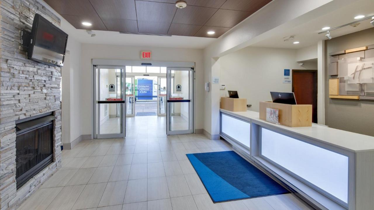 Holiday Inn Express & Suites Detroit - Farmington Hills By Ihg Northville Dış mekan fotoğraf