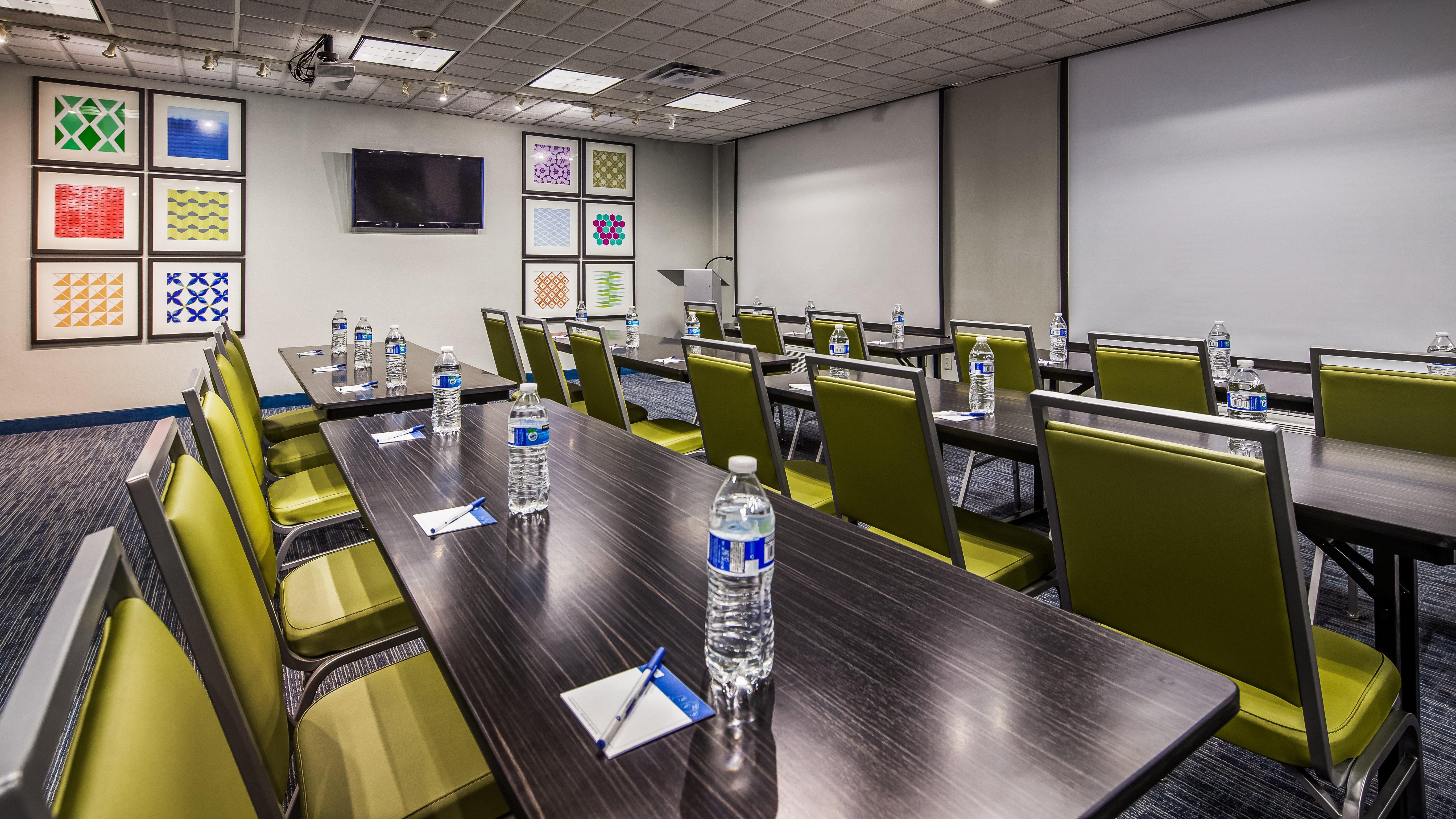 Holiday Inn Express & Suites Detroit - Farmington Hills By Ihg Northville Dış mekan fotoğraf