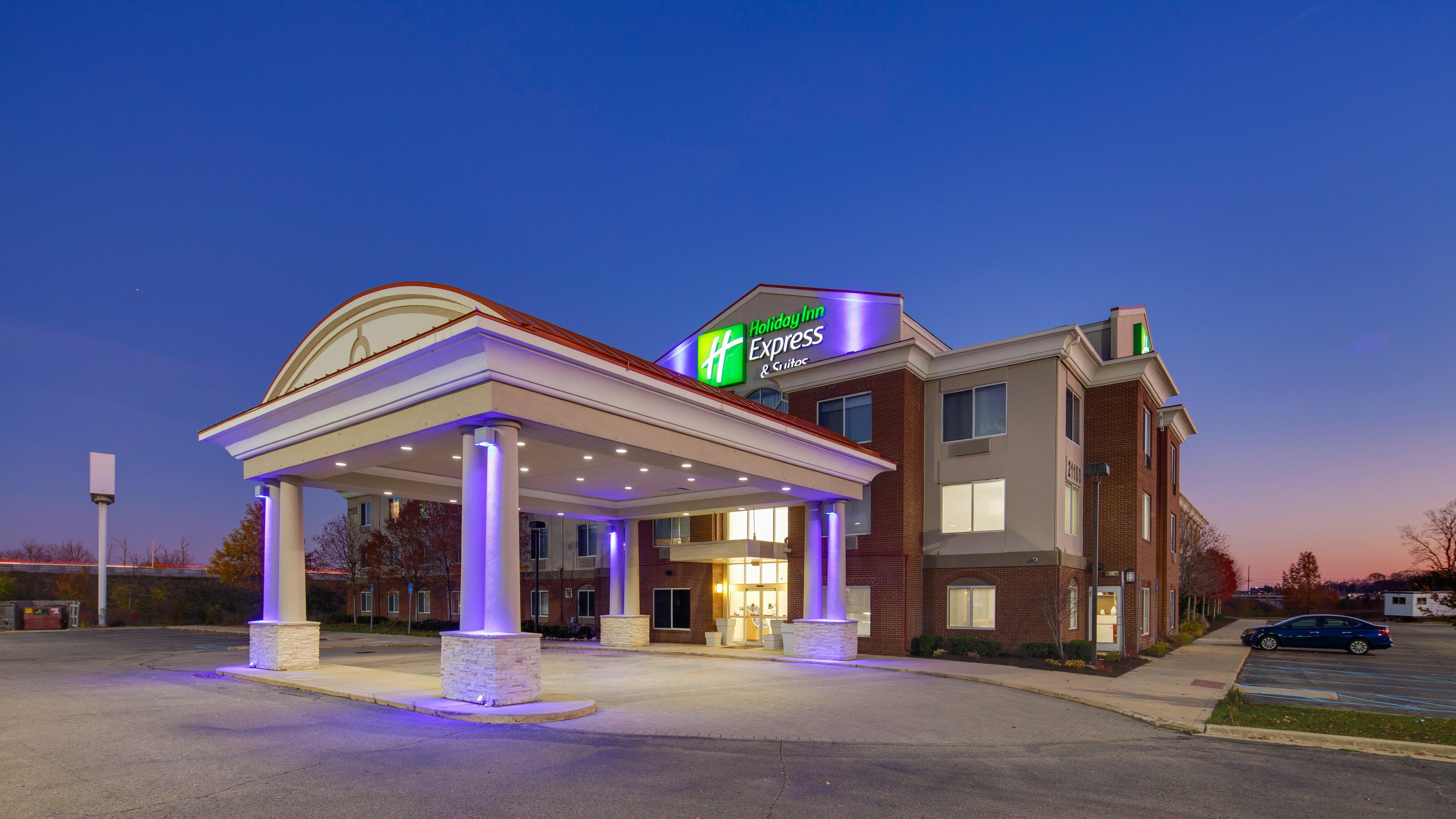 Holiday Inn Express & Suites Detroit - Farmington Hills By Ihg Northville Dış mekan fotoğraf