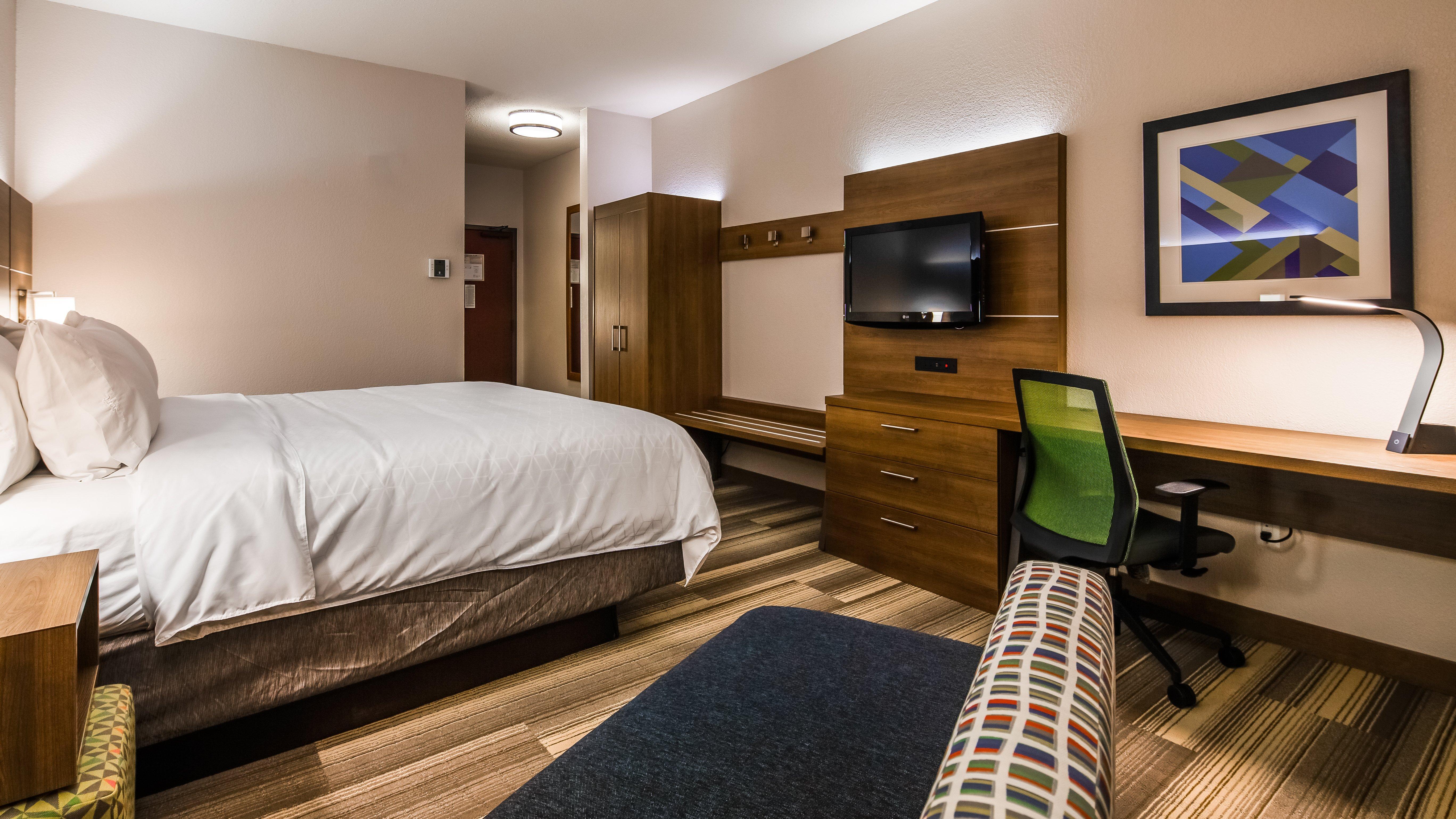 Holiday Inn Express & Suites Detroit - Farmington Hills By Ihg Northville Dış mekan fotoğraf