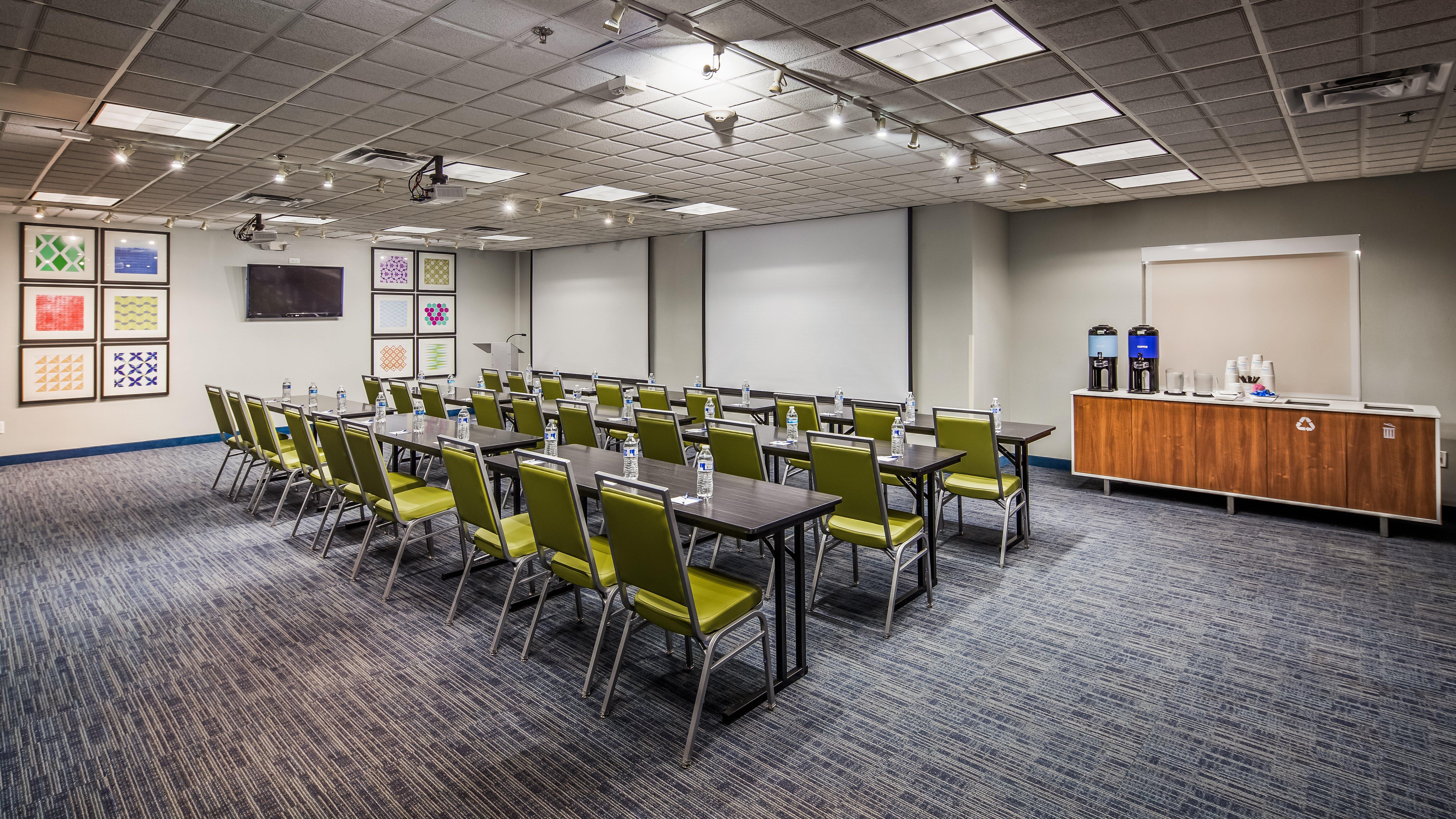 Holiday Inn Express & Suites Detroit - Farmington Hills By Ihg Northville Dış mekan fotoğraf