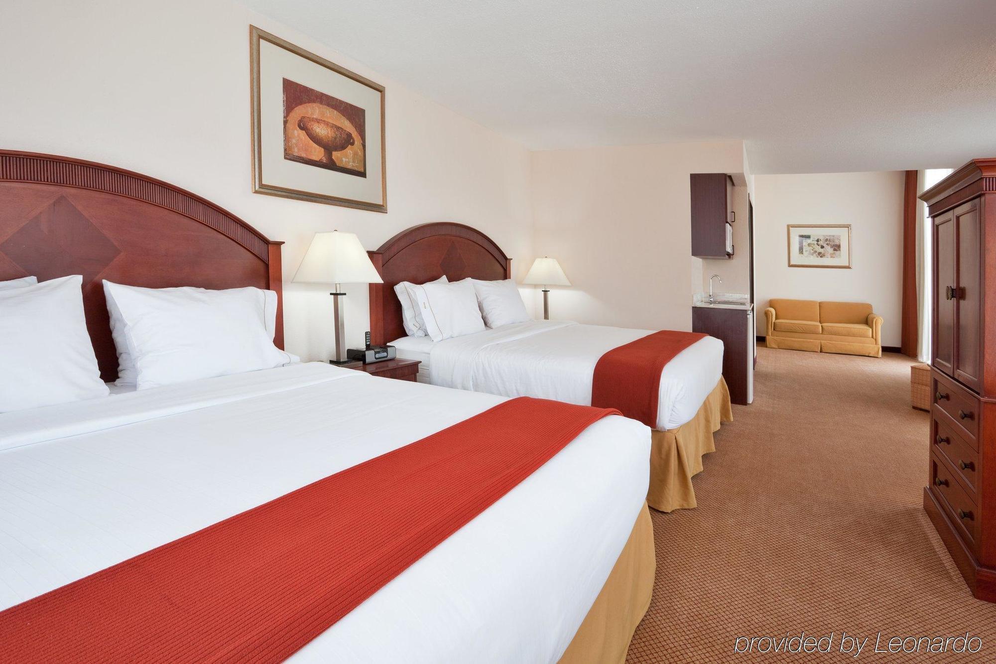 Holiday Inn Express & Suites Detroit - Farmington Hills By Ihg Northville Oda fotoğraf