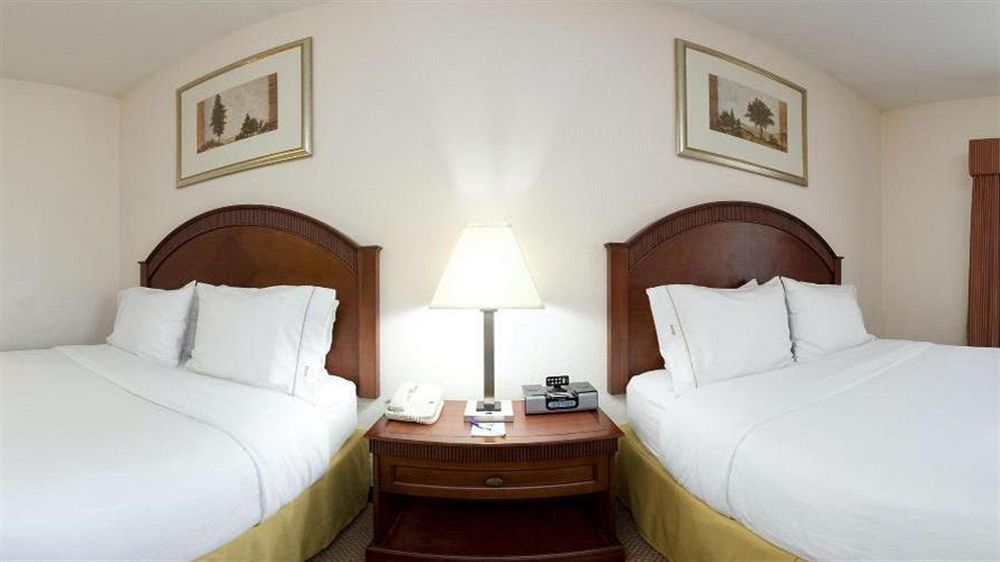 Holiday Inn Express & Suites Detroit - Farmington Hills By Ihg Northville Dış mekan fotoğraf
