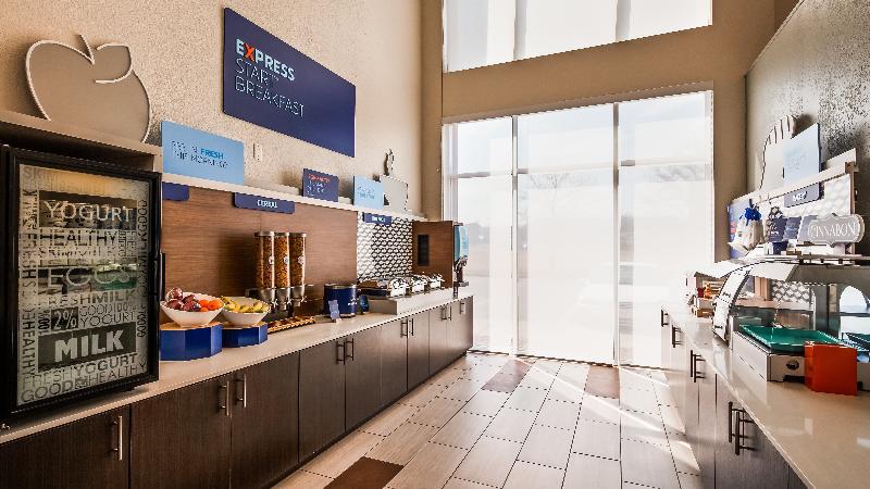 Holiday Inn Express & Suites Detroit - Farmington Hills By Ihg Northville Dış mekan fotoğraf